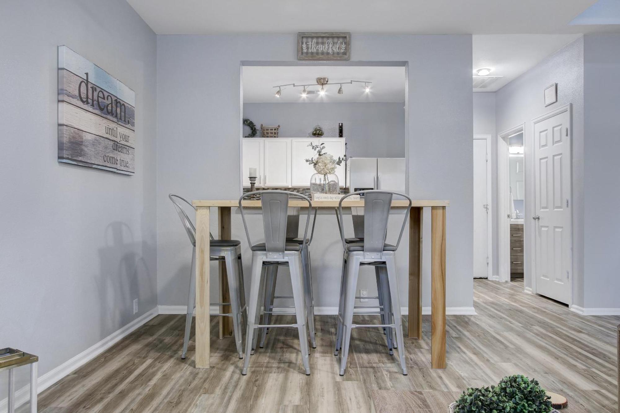 Holiday home Inspiration - A Birdy Vacation *
